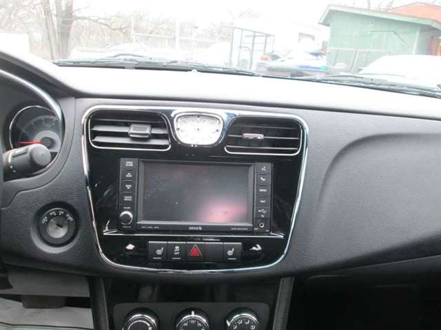 2012 Chrysler 200 Limited 4Dr Sedan